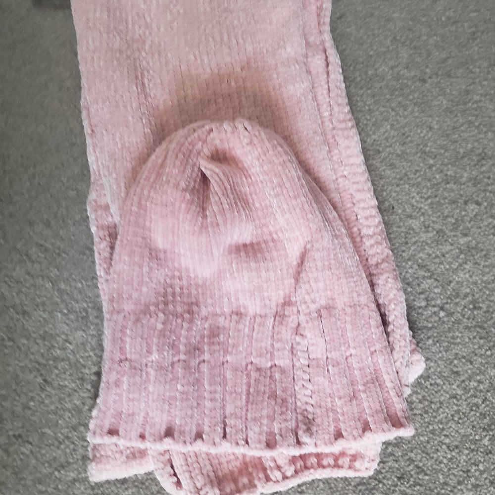2 Piece Pink Scarf and Hat